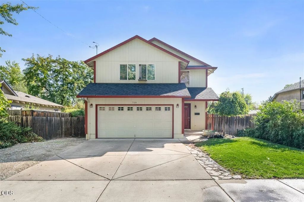 719 Newtown Street, Medford