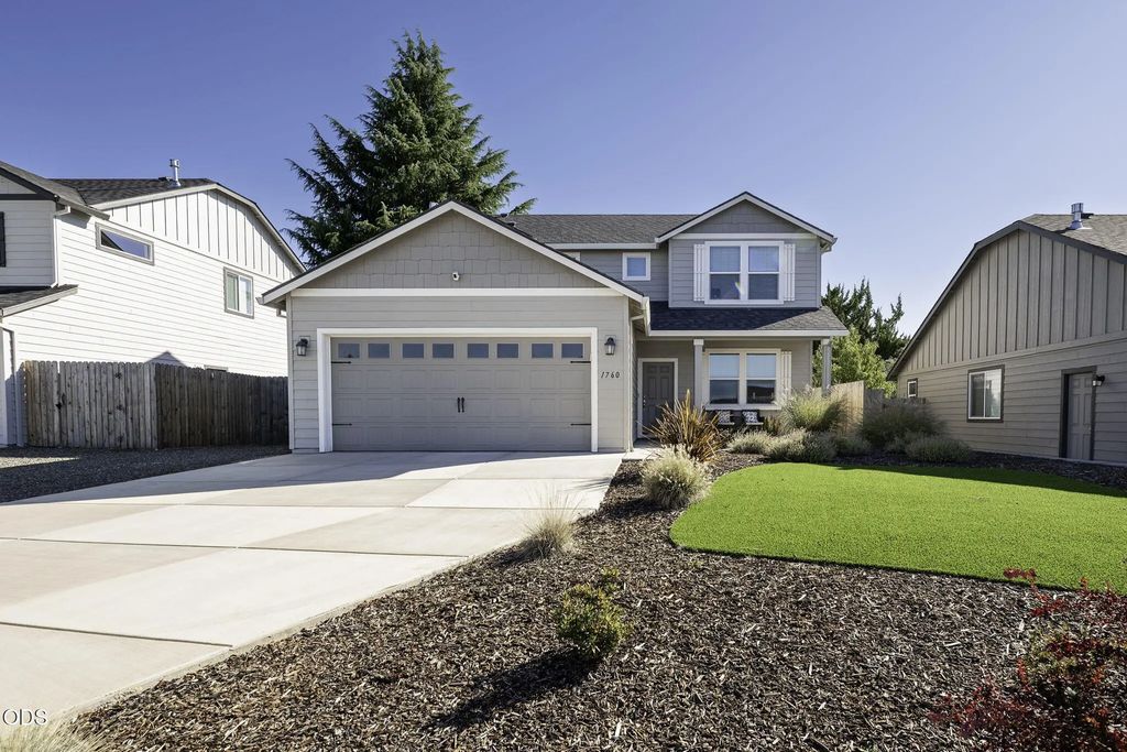 1760 Carrera Circle, Medford