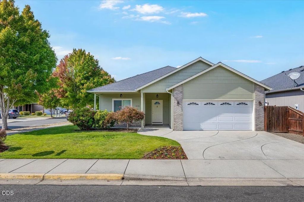1633 Sw Claudia Way, Grants Pass