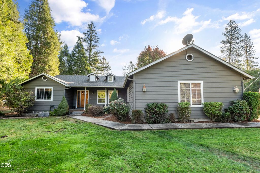 7616 Monument Drive, Grants Pass