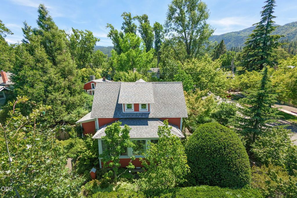 164 5th Street, Ashland
