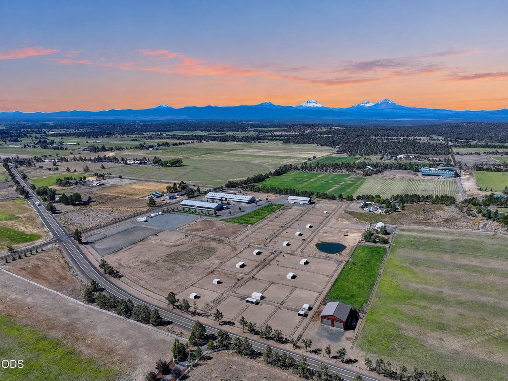 66240 Black Horse Lane, Bend