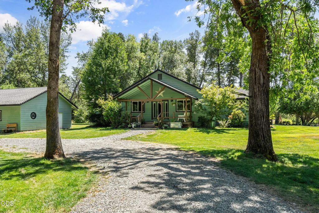 191 River Grove Drive, Cave Junction