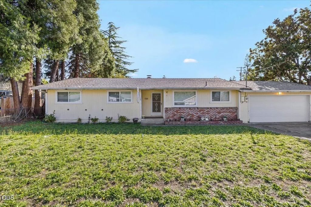 723 Sw Cypress Street, Grants Pass