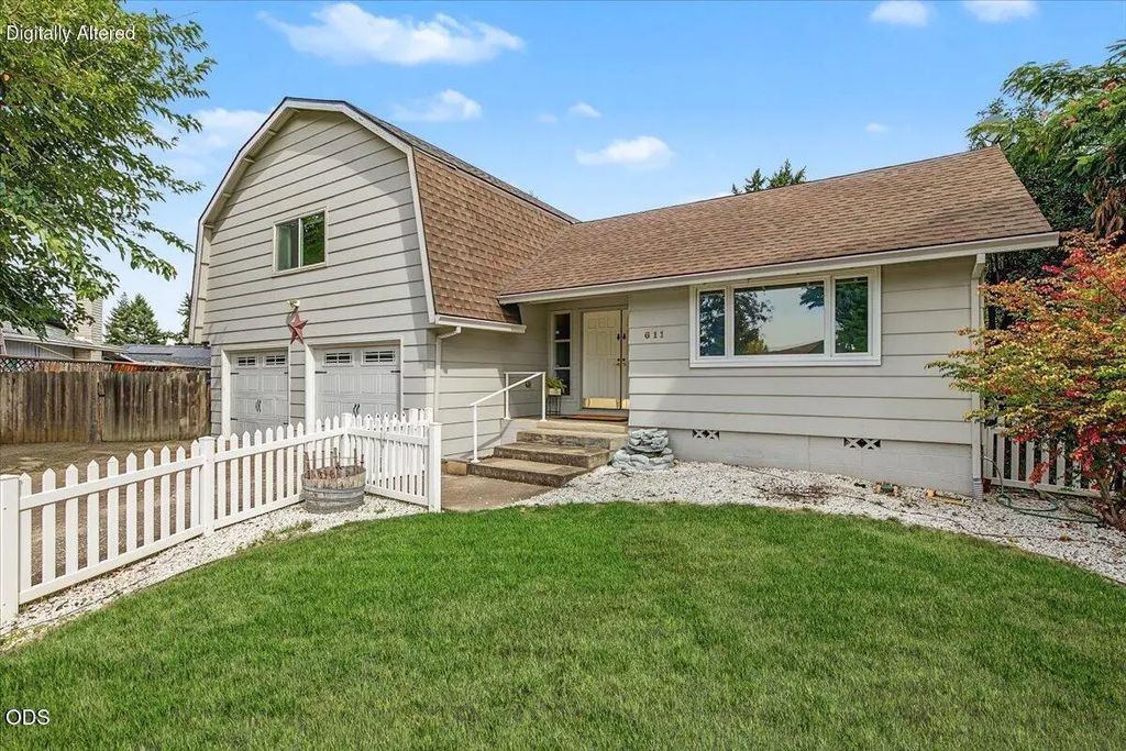 611 Edwina Avenue, Central Point
