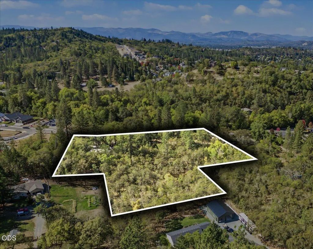 2494 Hamilton Lane, Grants Pass