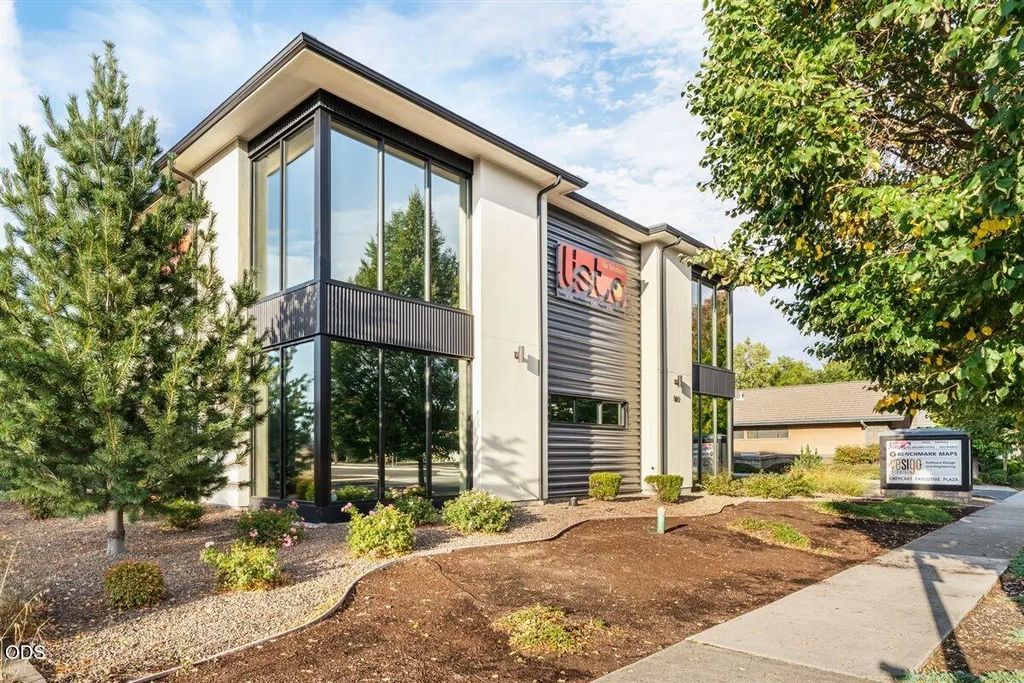 817 O'hare Parkway, Medford