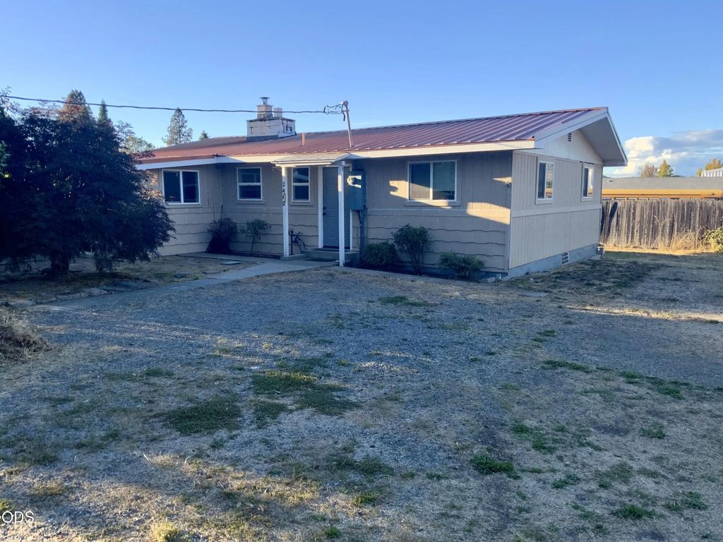 2460 Wolf Lane, Grants Pass