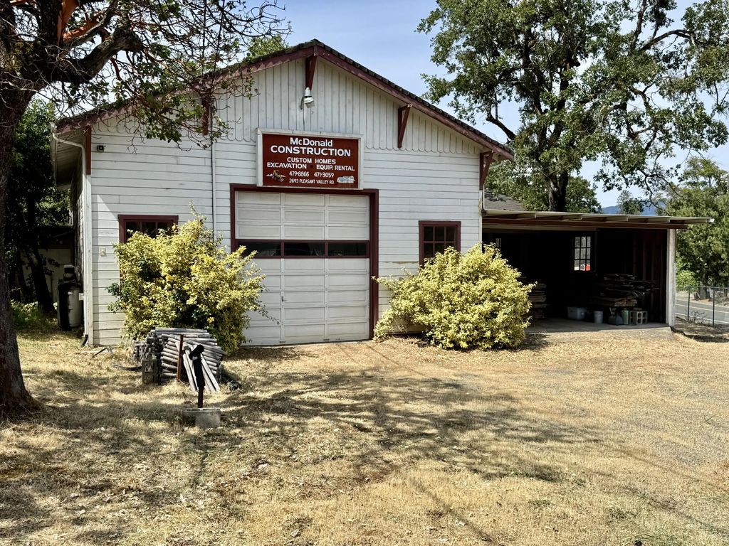 2693 Pleasant Valley Road, Merlin