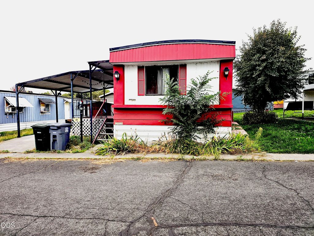 200 Sw D Street 10, Madras