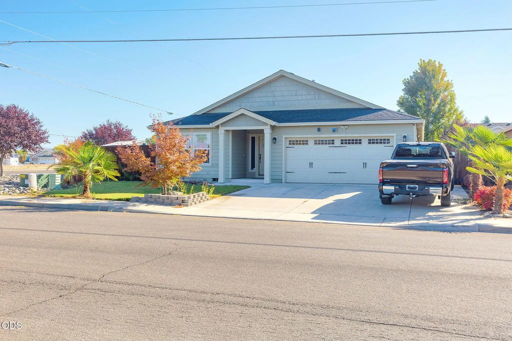 7594 27th Street, White City