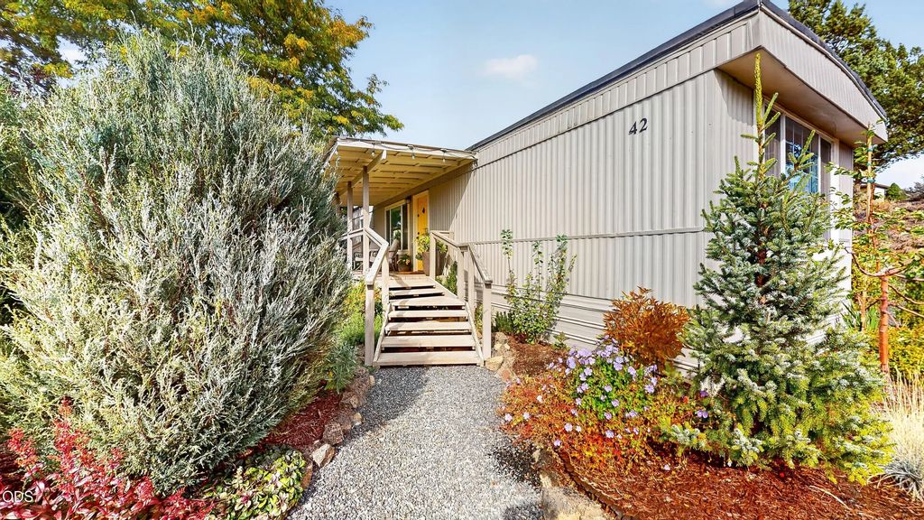 6100 S Highway 97 Unit 42, Redmond