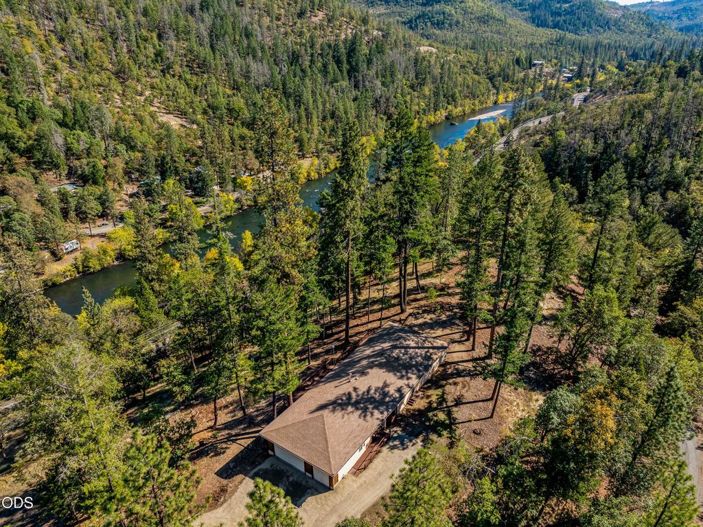 23131 Highway 62, Shady Cove