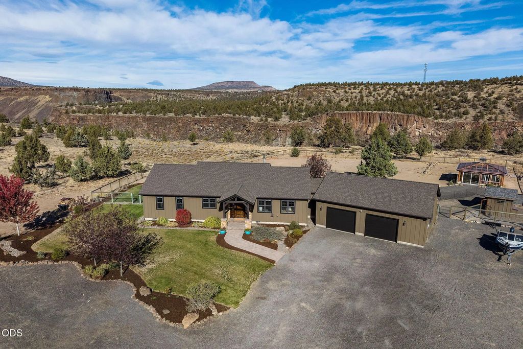 4685 Sw Trout Road, Terrebonne