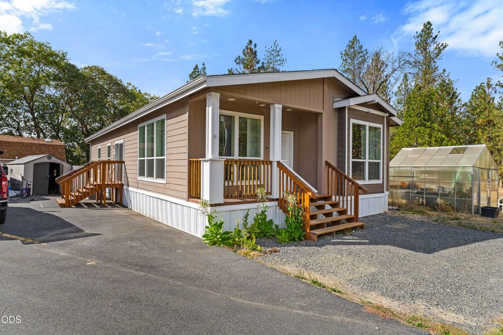 2085 Stringer Gap Road, Grants Pass