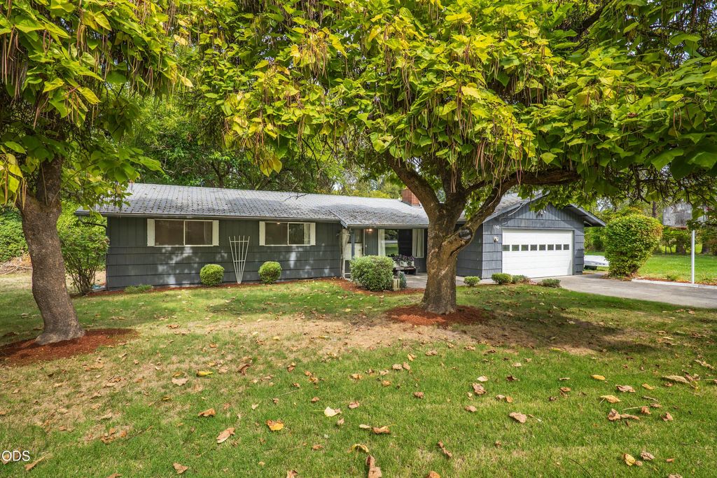 170 Allenwood Drive, Grants Pass