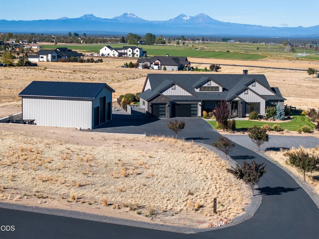 6949 Sw Mill Iron Circle, Powell Butte