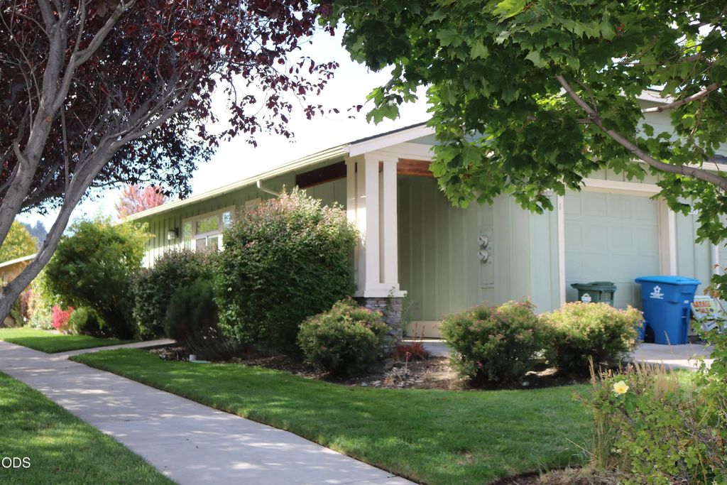 1015 Ne Watt Way, Bend