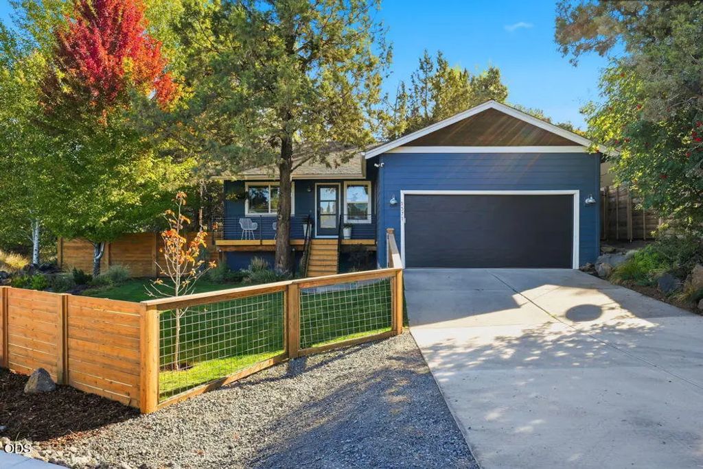 1571 Ne Butler Market Road, Bend