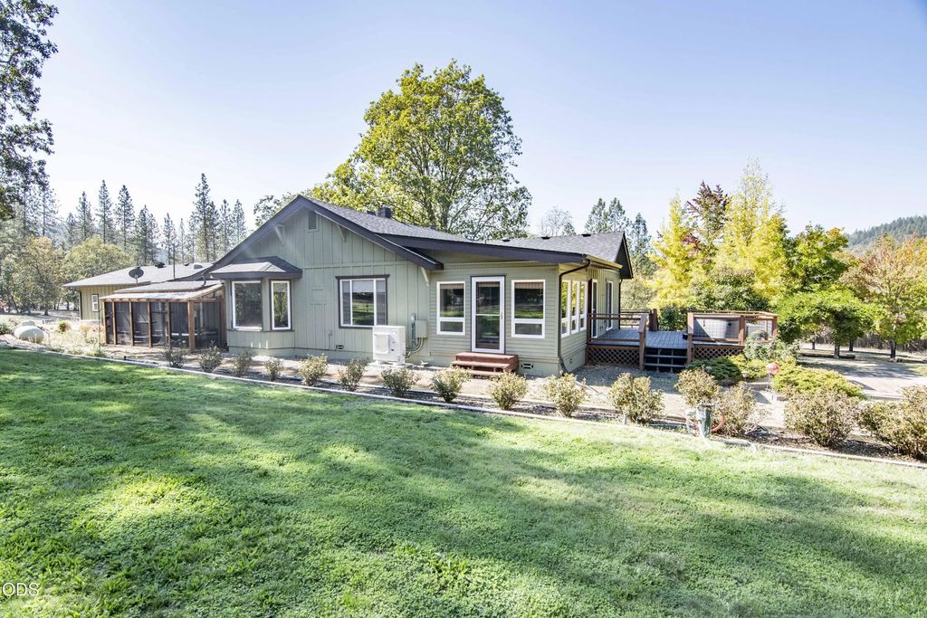 550 Earhart Road, Rogue River