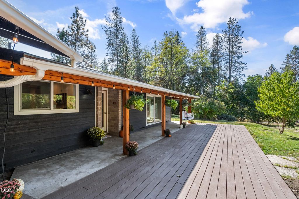 2788 Midway Avenue, Grants Pass