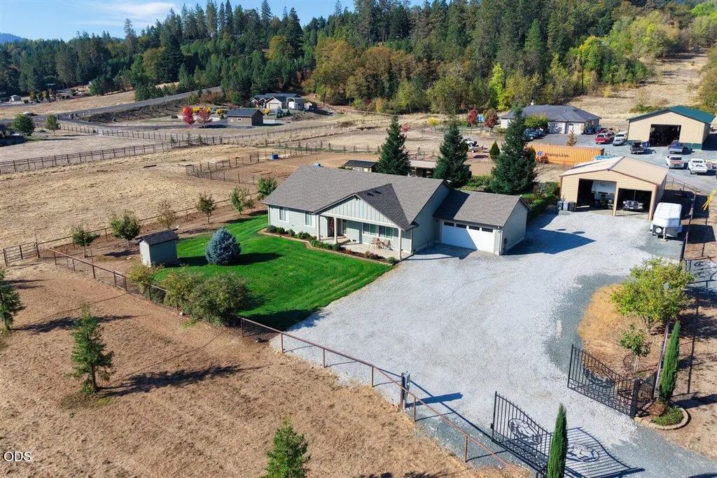 5786 Riverbanks Road, Grants Pass