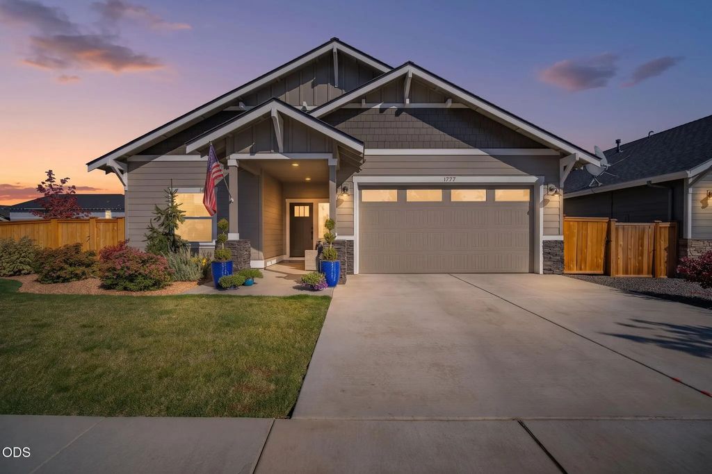 1777 Nw Hemlock Avenue, Redmond