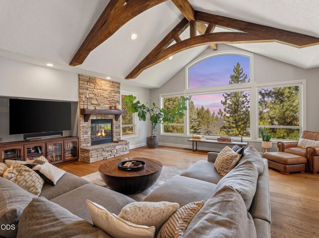 1804 Nw Remarkable Drive, Bend