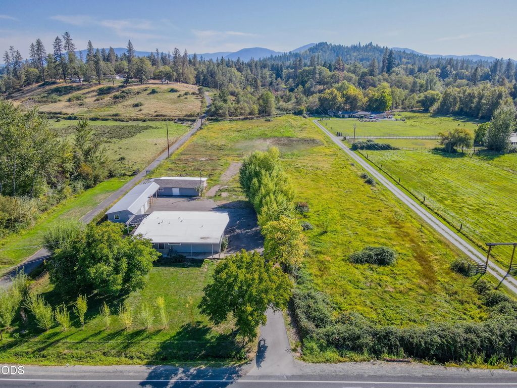3511 Redwood Avenue, Grants Pass