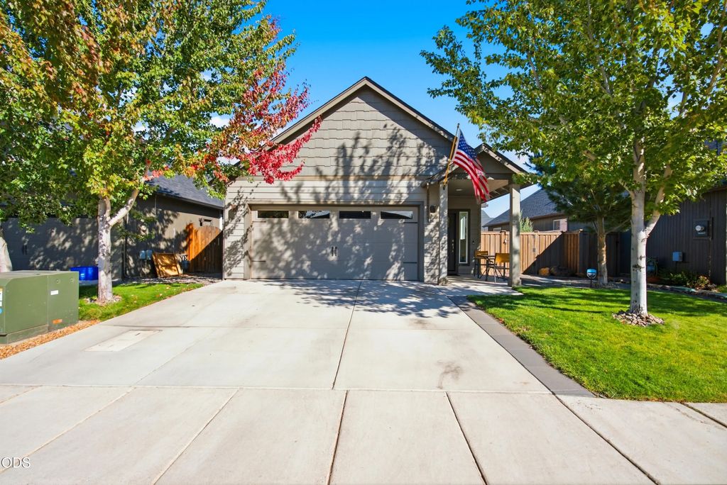 21124 Azalia Avenue, Bend