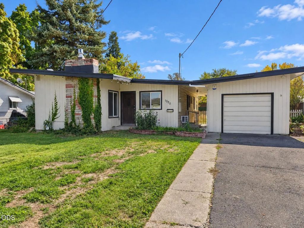 1020 Oak Street, Central Point