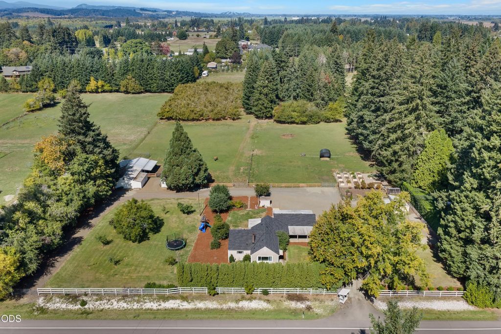 27321 Clear Lake Road, Eugene