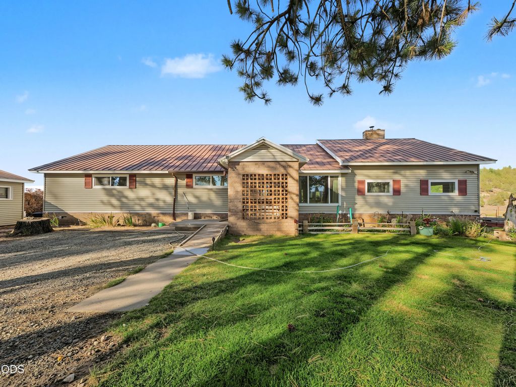23069 Rivercrest Drive, Sprague River