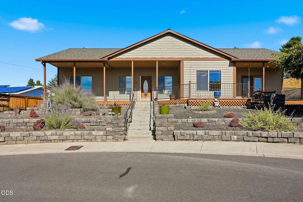 2451 Ne Bobbi Place, Prineville