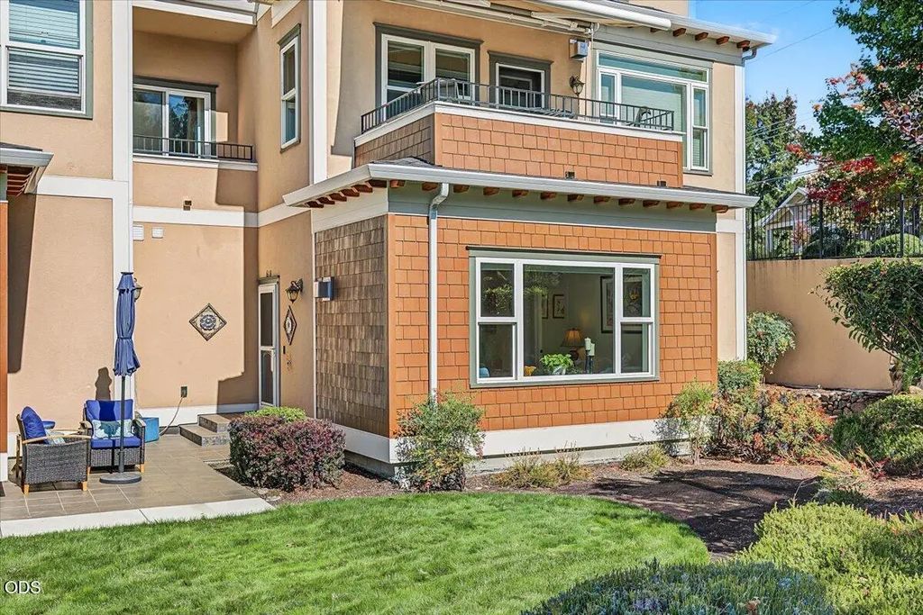 618 Fair Oaks Court, Ashland