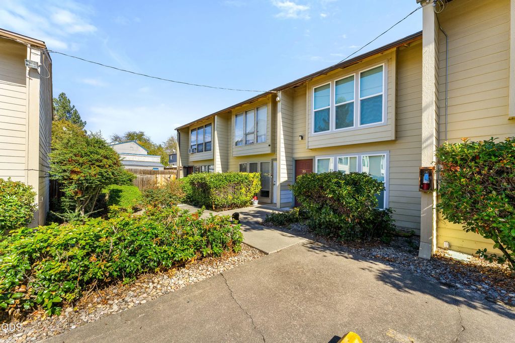 1800 Crater Lake Avenue 36, Medford