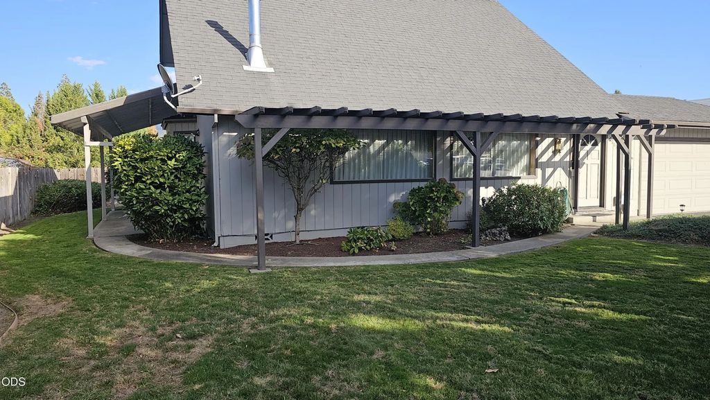 1905 Sw Colorado Lane, Grants Pass
