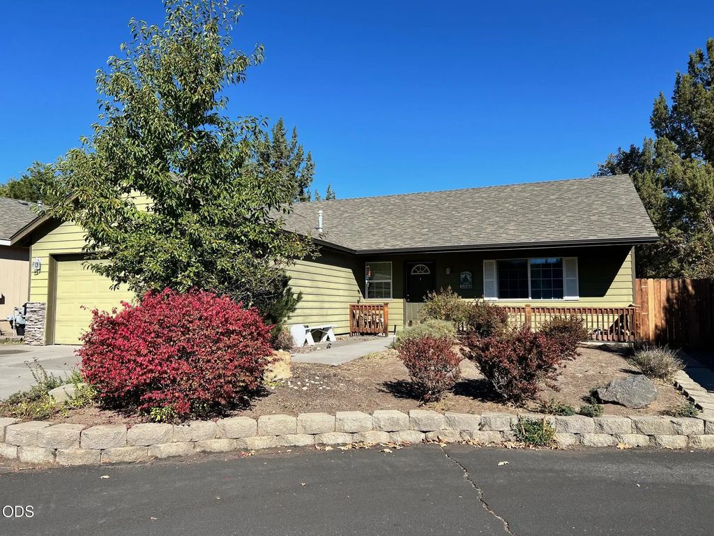 3348 Ne Hoona Drive, Bend