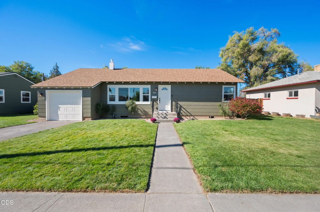 639 Nw 8th Street, Redmond