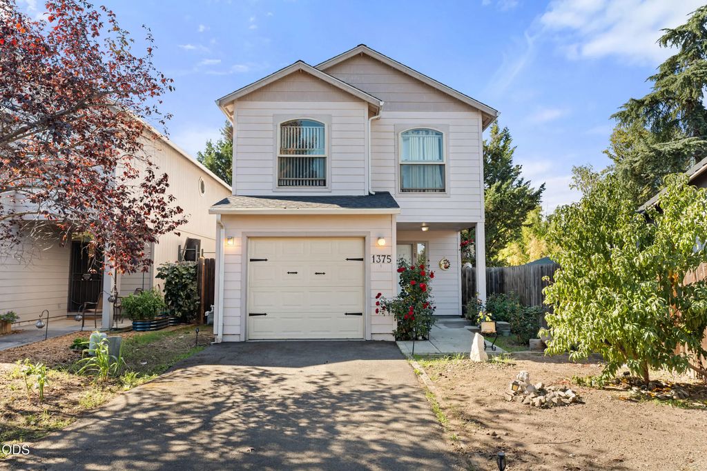 1375 Circle Wood Drive, Central Point
