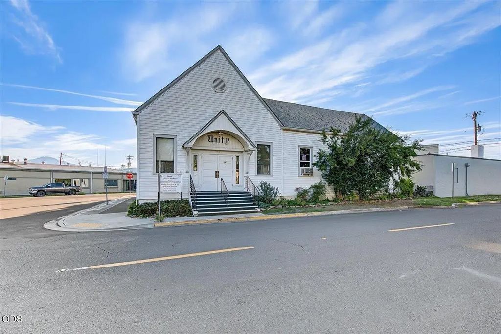 540 N Holly Street, Medford