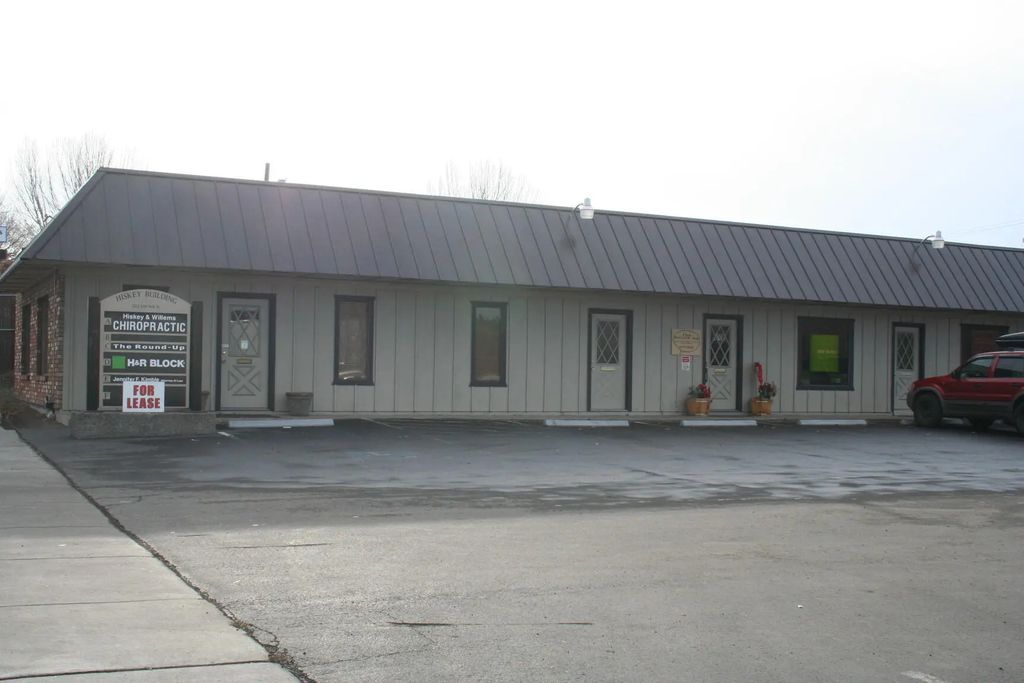 242 Sw 4th Street E, Madras