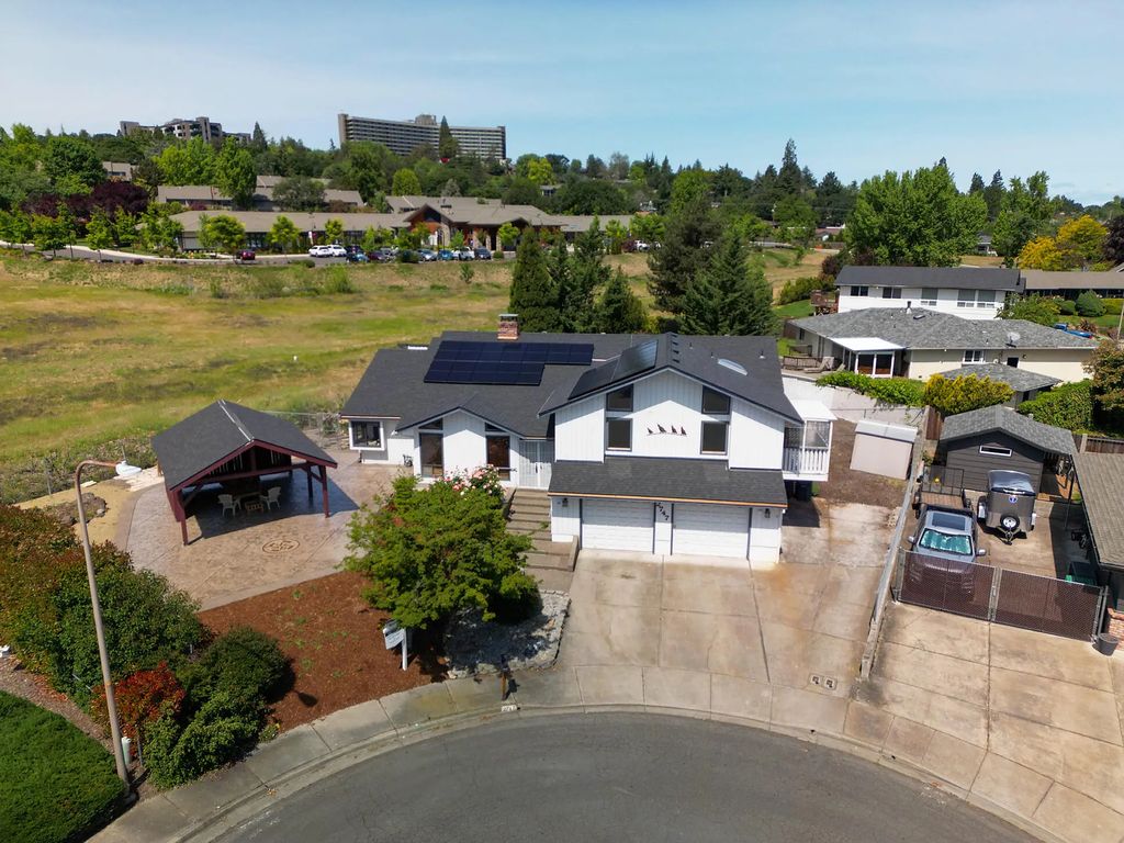 2747 Jessica Circle, Medford