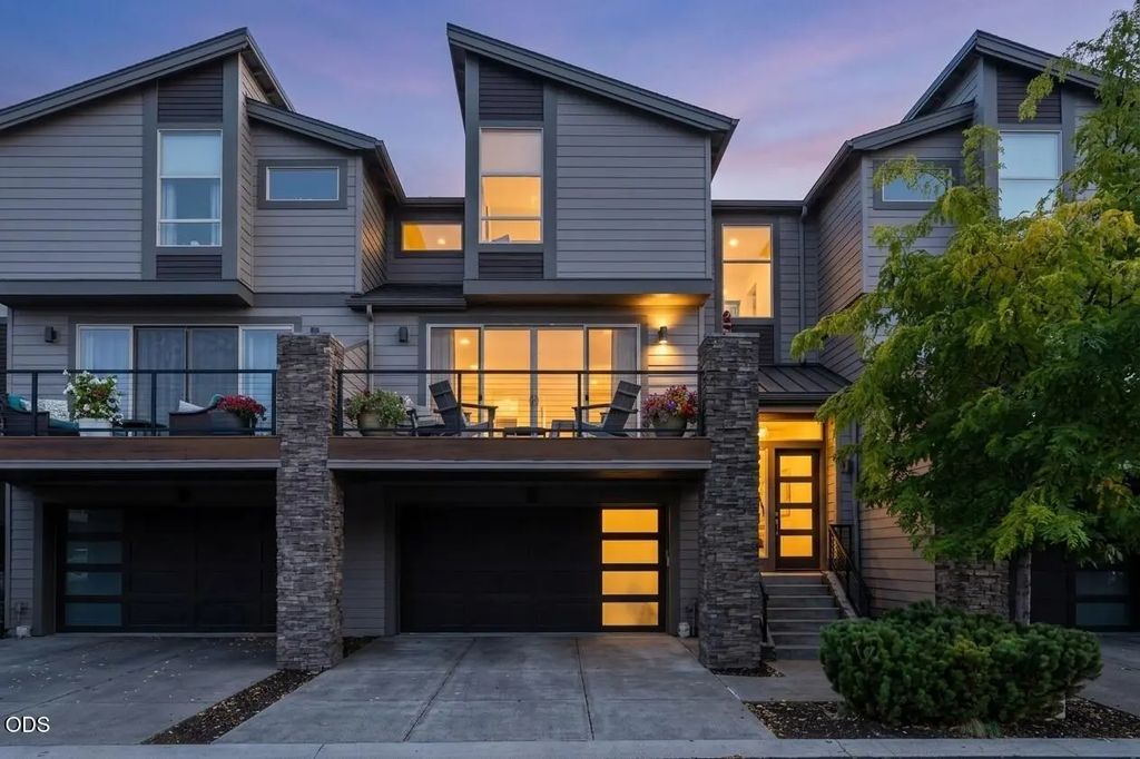 3051 Nw Canyon Springs Place, Bend