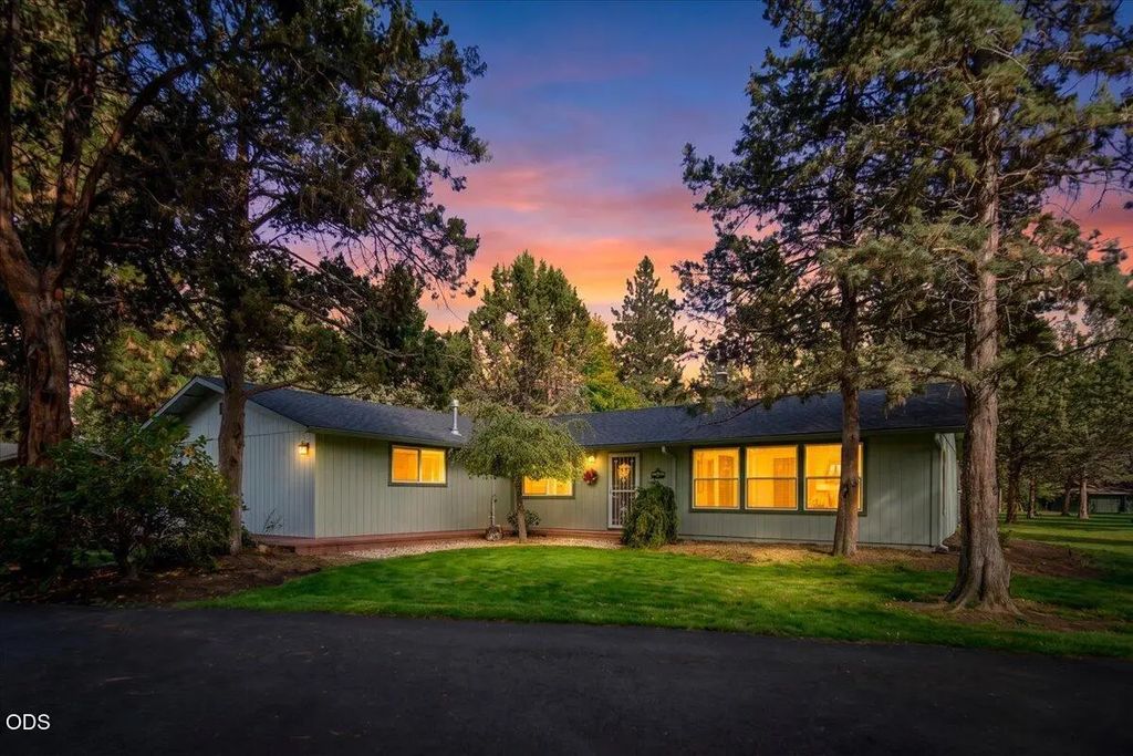 20757 Saint George Court, Bend