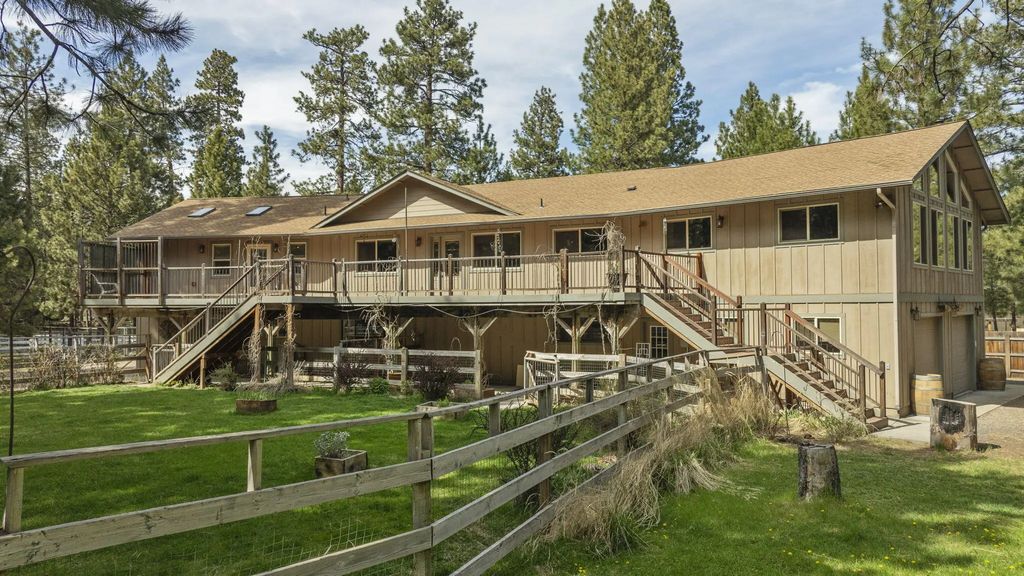 14590 Mountain View Loop, Sisters