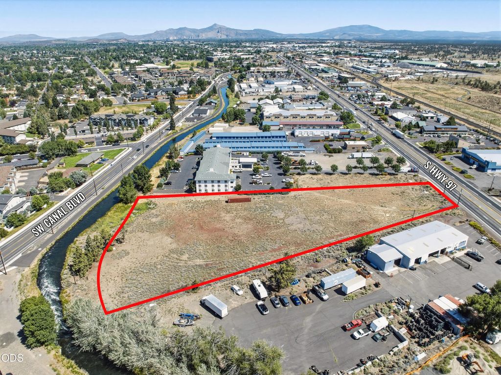 2285 S Highway 97, Redmond
