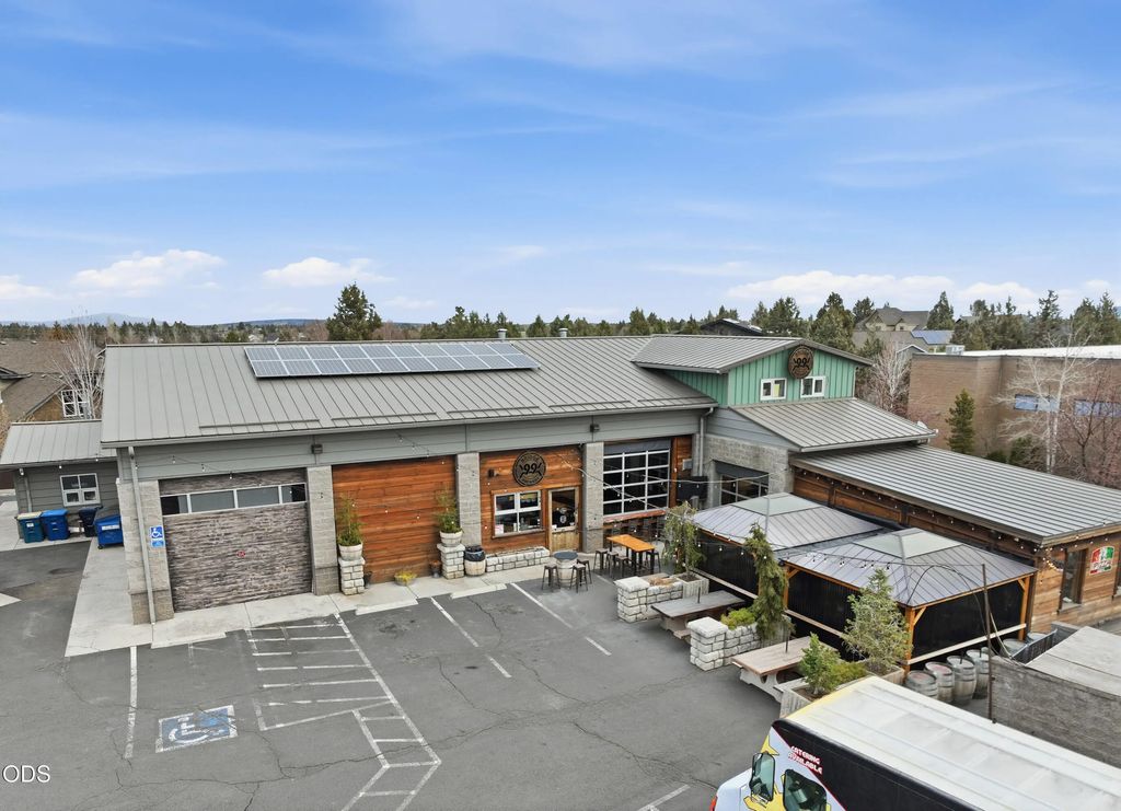 63063 Layton Avenue, Bend