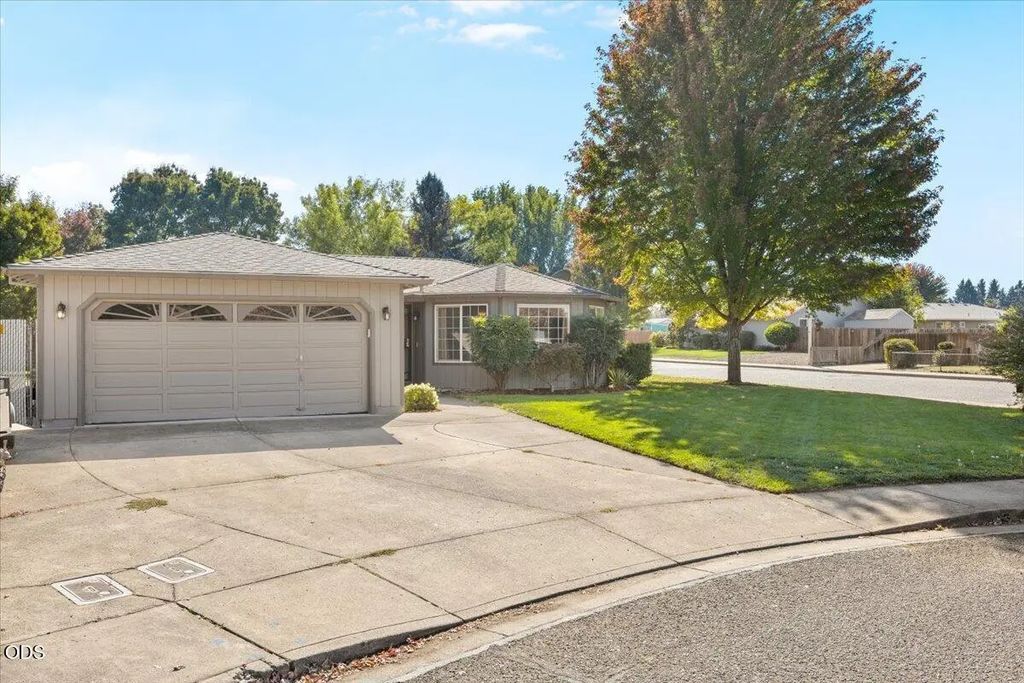 1198 Glengrove Avenue, Central Point