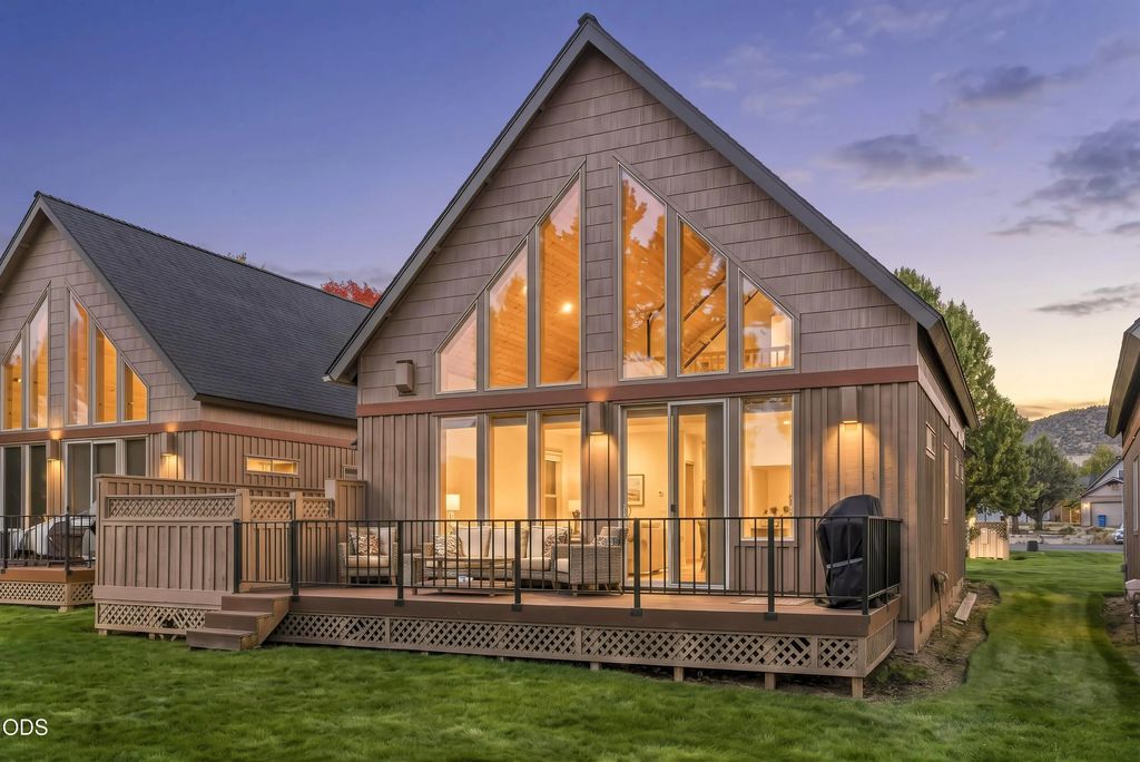 1490 Red Wing Loop, Redmond